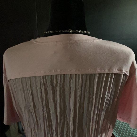 Daisy Fuentes t-shirts w/sheer back (M) - Picture 11 of 11